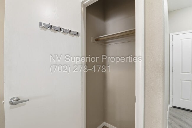 Building Photo - NW!! Single Story!! New Luxury Vinal Plank flooring!! New Carpet Bedrooms 2 & 3!!! New Interter P...