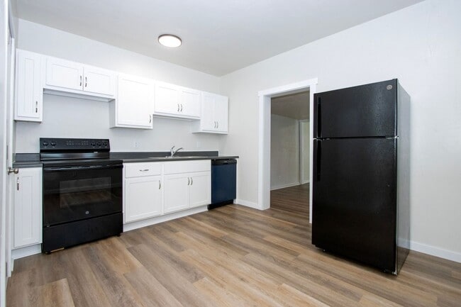 Building Photo - One Bedroom Duplex