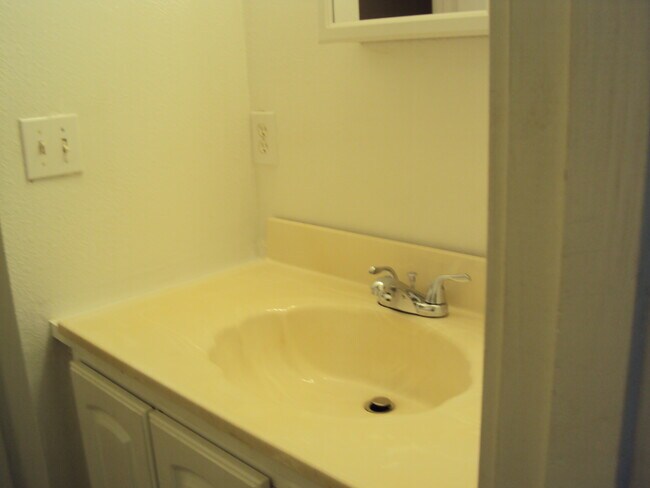 Building Photo - 23801 NE Treehill Dr