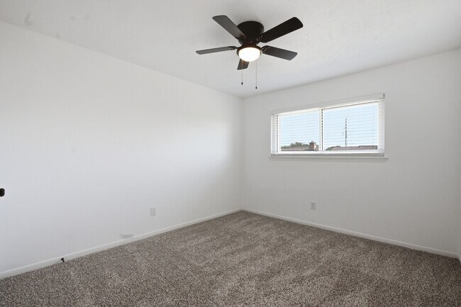 Building Photo - 66 T Huxley Ln