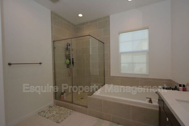 Building Photo - 139 Wisteria St