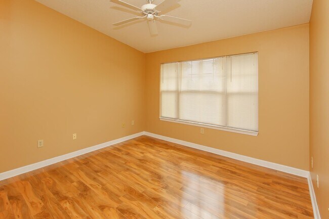 Building Photo - 15207 Harbour Vista Cir