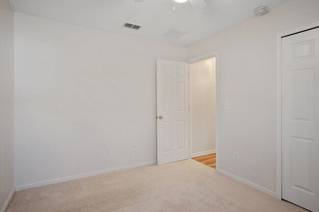 Building Photo - 1200 Woodchurch Ln