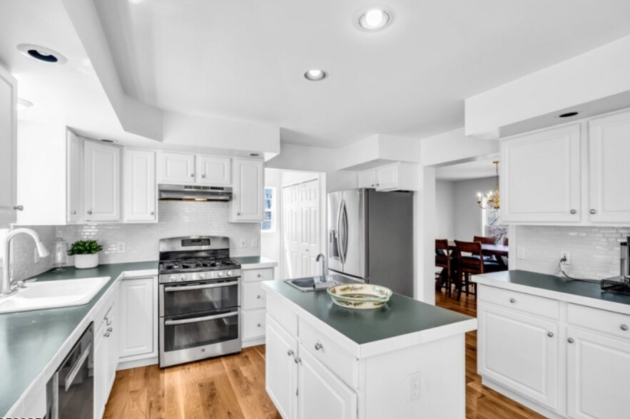 Building Photo - 108 Miller Ln