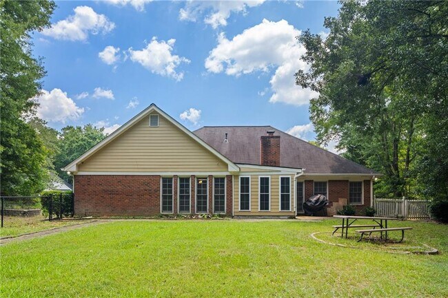 Building Photo - 2902 Bridle Creek Dr SW