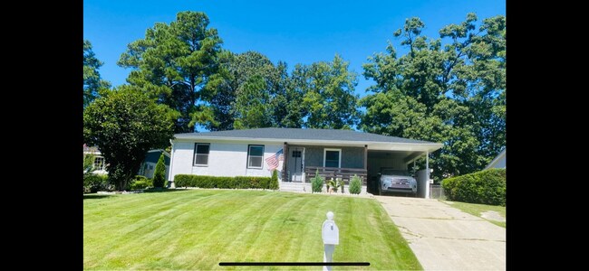 Building Photo - 662 Edgehill Rd