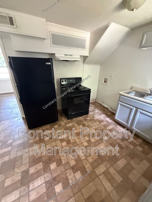 Building Photo - 931 Magnolia Dr