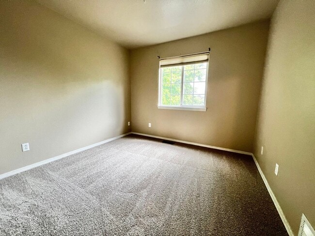 Building Photo - Spacious 4 Bed, 3.5 Bath Home with Finished Basement in South Fort Collins!