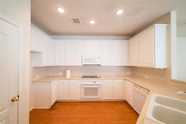 Building Photo - 571 Hawken Dr