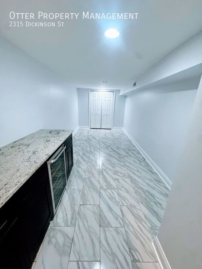 Building Photo - 2315 Dickinson St