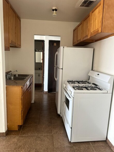 Building Photo - 363 Hawthorne Cir
