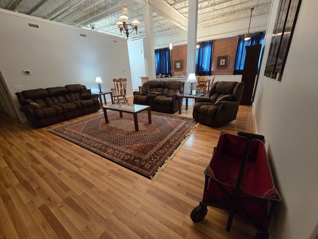 Building Photo - 212 Hice Ave