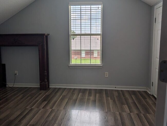 Building Photo - 5759 Alexandria Ln