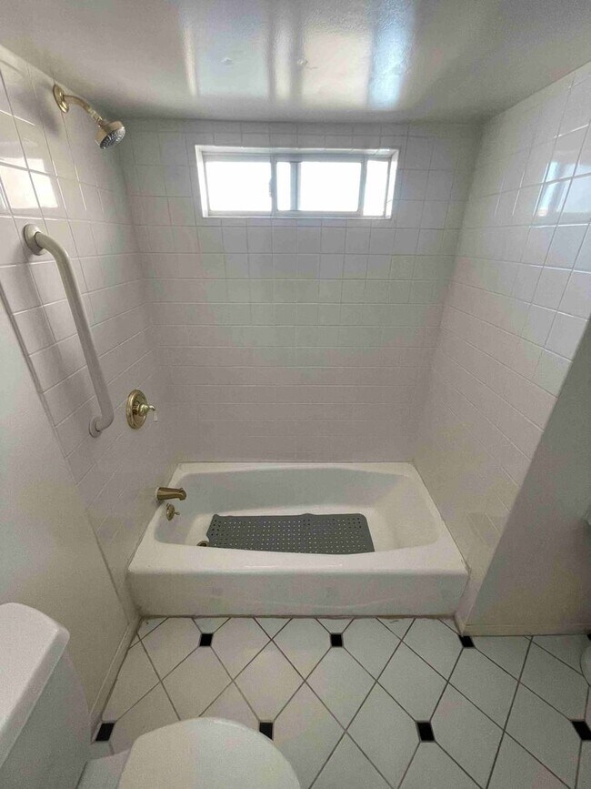 Building Photo - UNIQUE SHERMAN OAKS PROPERTY WITH ALL UTILITIES INCLUDED!