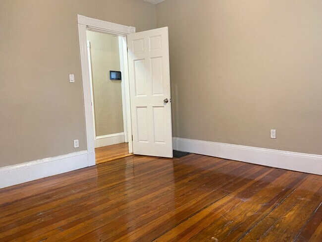 Building Photo - 1 Parker Hill Ter