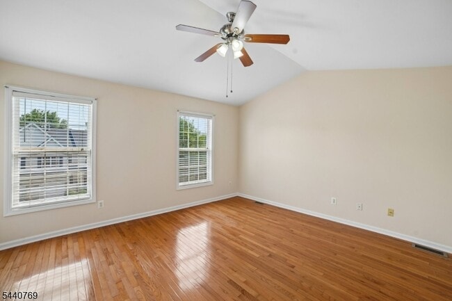 Building Photo - 533 Coventry Dr
