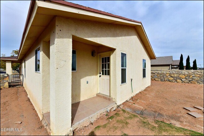 Building Photo - 14164 Robert Ituarte Dr