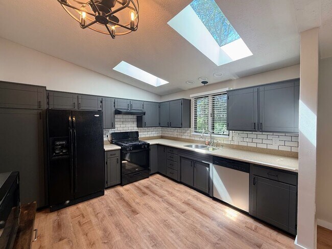 Building Photo - Four-bedroom two-bathroom home for rent in Jackson Township