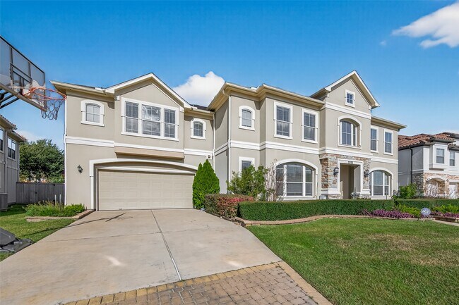 Building Photo - 2210 Bywater Dr