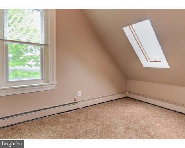 Building Photo - 239 Vine St