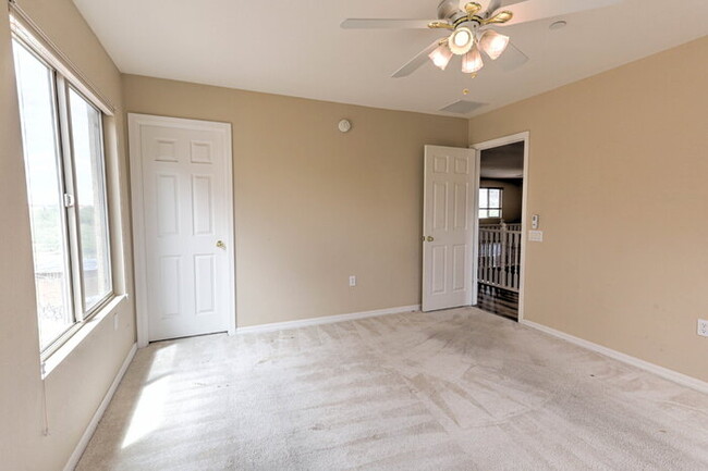 Building Photo - Rancho Sahuarita 5-Bed with 3.5 Baths 3187 Sq Ft