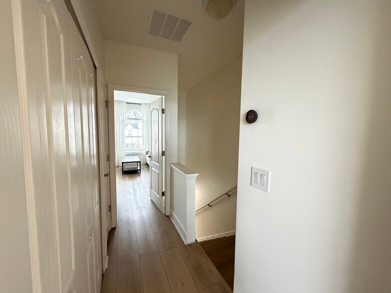 Stairway from 2nd to 3rd floor - 4428 Ellipse Dr