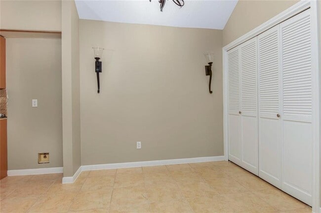 Building Photo - 3435 Beech Point Dr