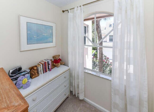 Building Photo - 4105 Fairway Dr N