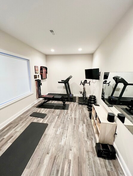 Building Photo - 309 Pasture Ln