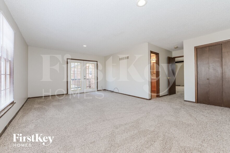 Building Photo - 7600 E 70th Terrace