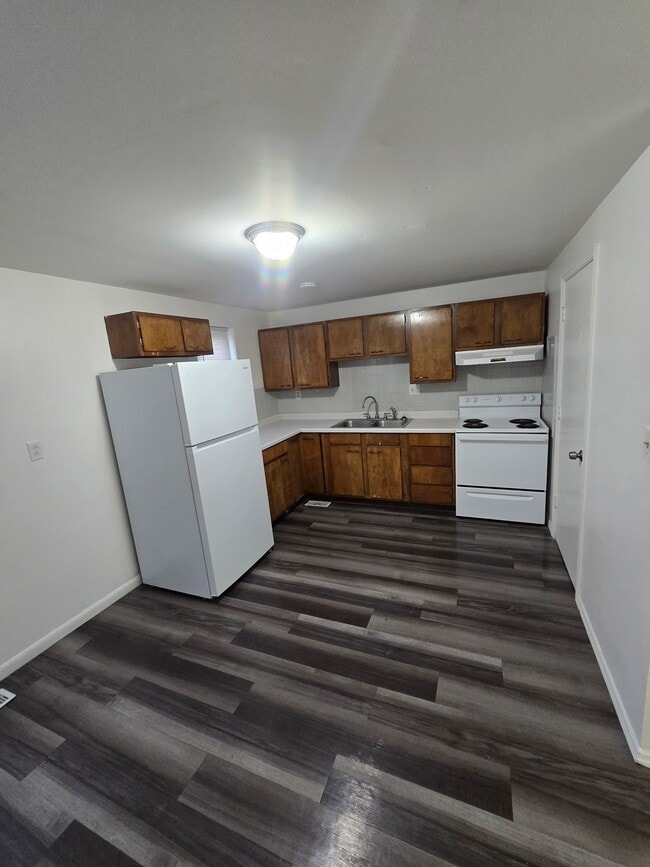 Building Photo - 6538-6552-6552 Conway Dr