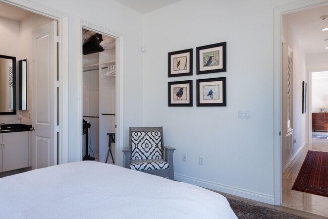 Building Photo - 1615 Savvy Ct