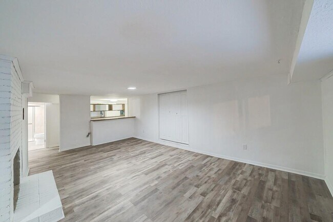 Building Photo - 254 Richardson Rd NW