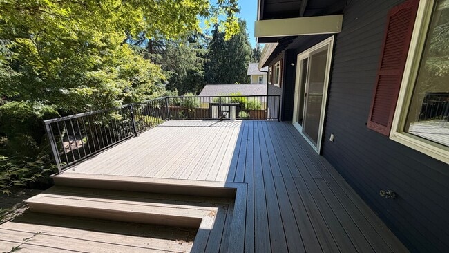 Building Photo - Spacious 4BR Bellevue Home with A/C, Office & Private Yard Near Microsoft