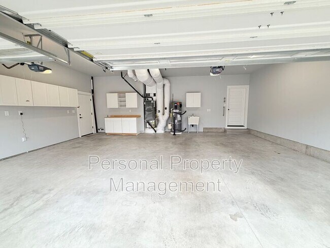 Building Photo - 5604 NE 133rd St