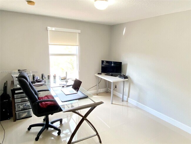 Building Photo - 4451 Seneca Ave