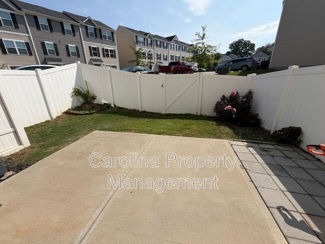 Building Photo - 6042 Cutwater Cir