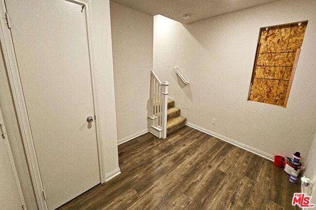 Building Photo - 7245 Maple Rd