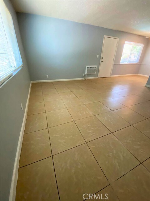 Building Photo - 811 Orchid Ct