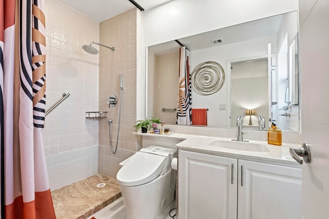 Building Photo - 5887 Fox Hollow Dr