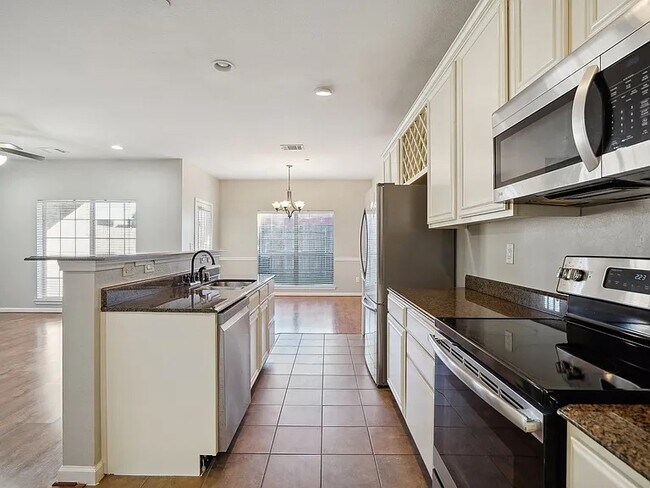 Building Photo - 118 Barrington Ln