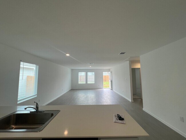 Building Photo - Great New Construction 3/2 Home In Waters Edge