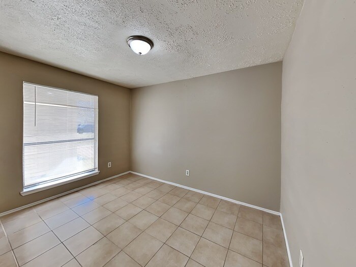 Building Photo - 5927 Woodmancote Dr