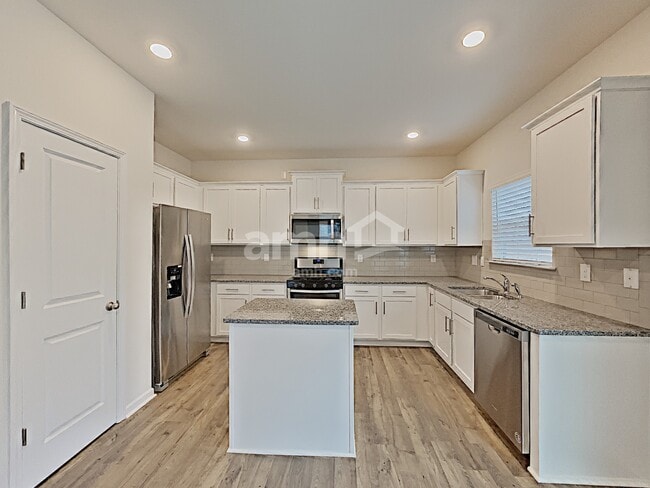 Building Photo - 3321 Oak Tree Trail