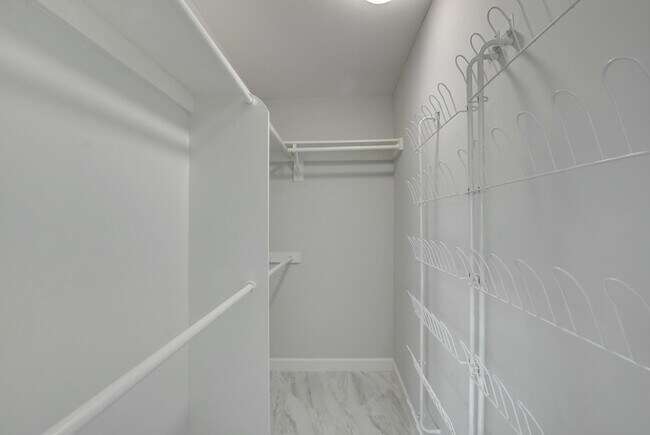 Building Photo - 998 Normandy Trail