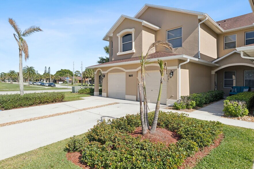 Building Photo - 907 Ocaso Ln
