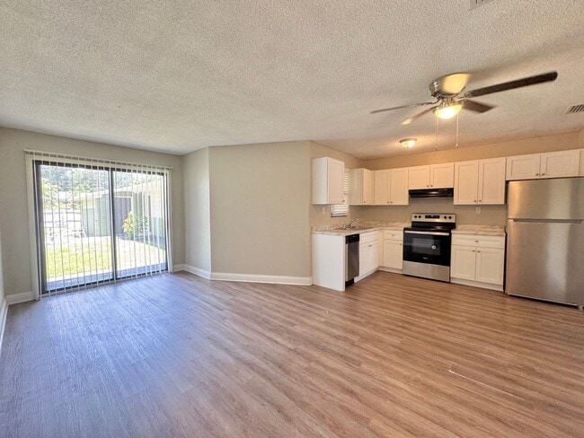 Building Photo - Winter Haven Apartment