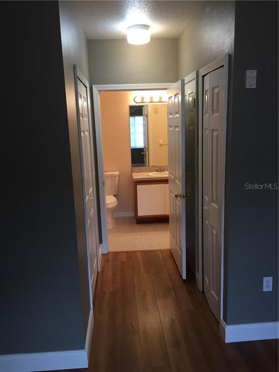 Building Photo - 6413 Hollydale Pl