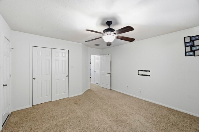 Building Photo - 14403 Lakepointe Bend Ln