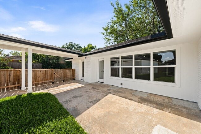 Building Photo - 7631 Westwind Ln